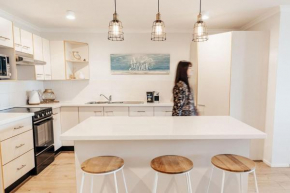 'Admirals' Coastal Haven - 200mtrs from Beach, Mooloolaba